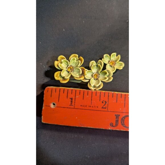 Vintage Yellow Floral Clip-On Earrings Enamel Dogwood Flower Design Retro Costum - Picture 8 of 8